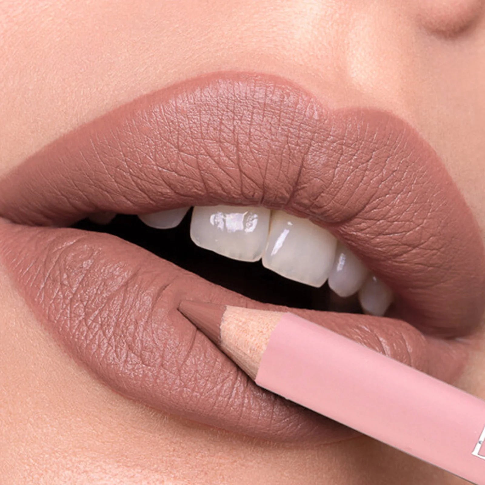 Lápis Delineador Labial Matte 12 Cores - Impermeável e Duradouro